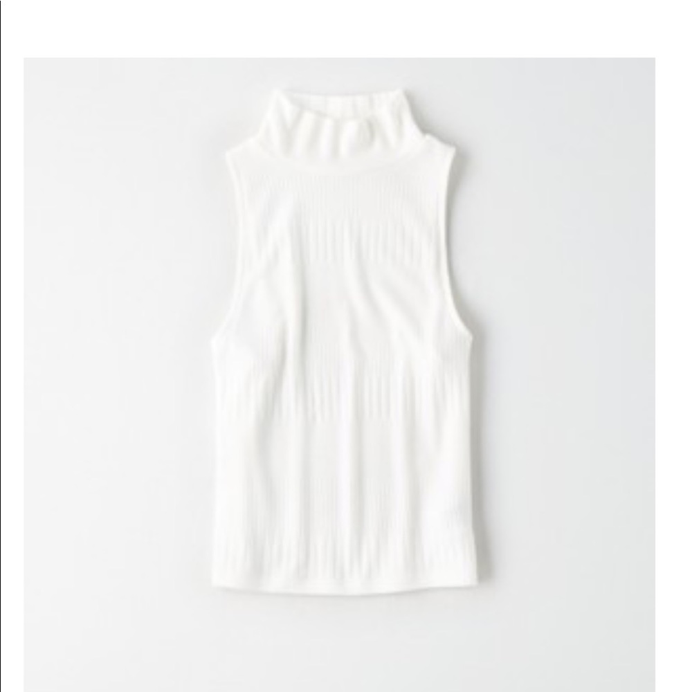 Size M | AE Mock Neck Tank Top